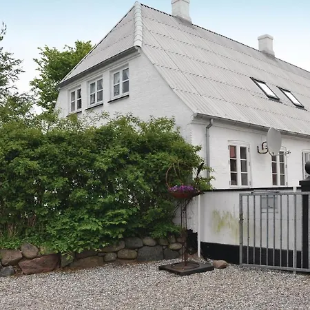 Beautiful In With House A Panoramic View *