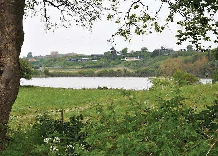 Three-bedroom In Feriehus