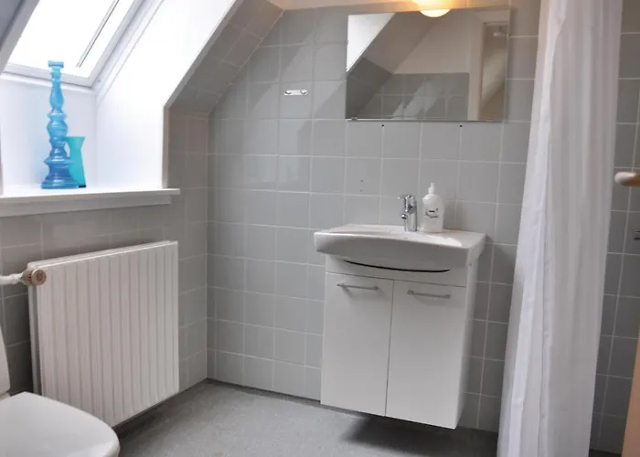 Three-bedroom In Feriehus *